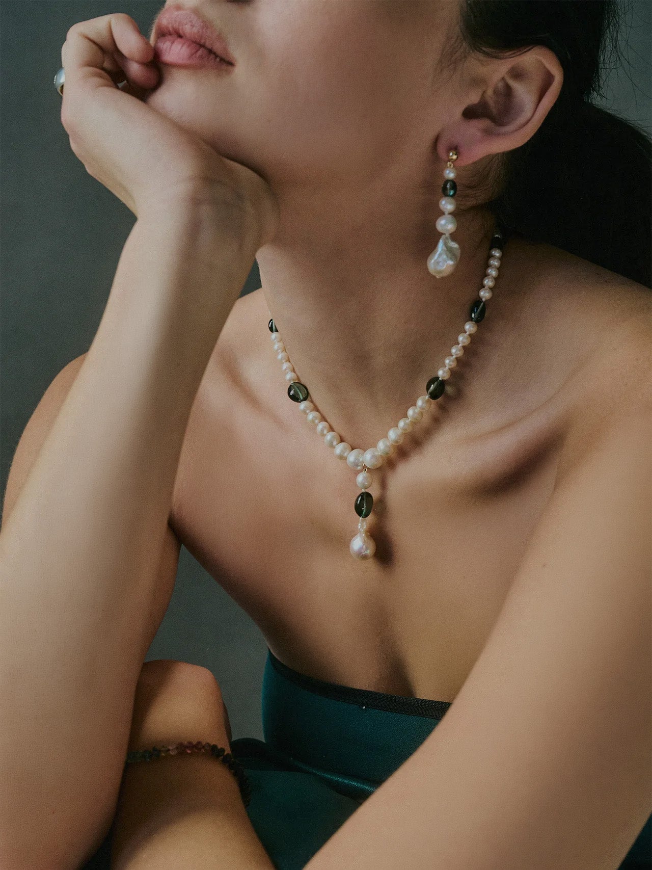 Poet Pearl Earrings