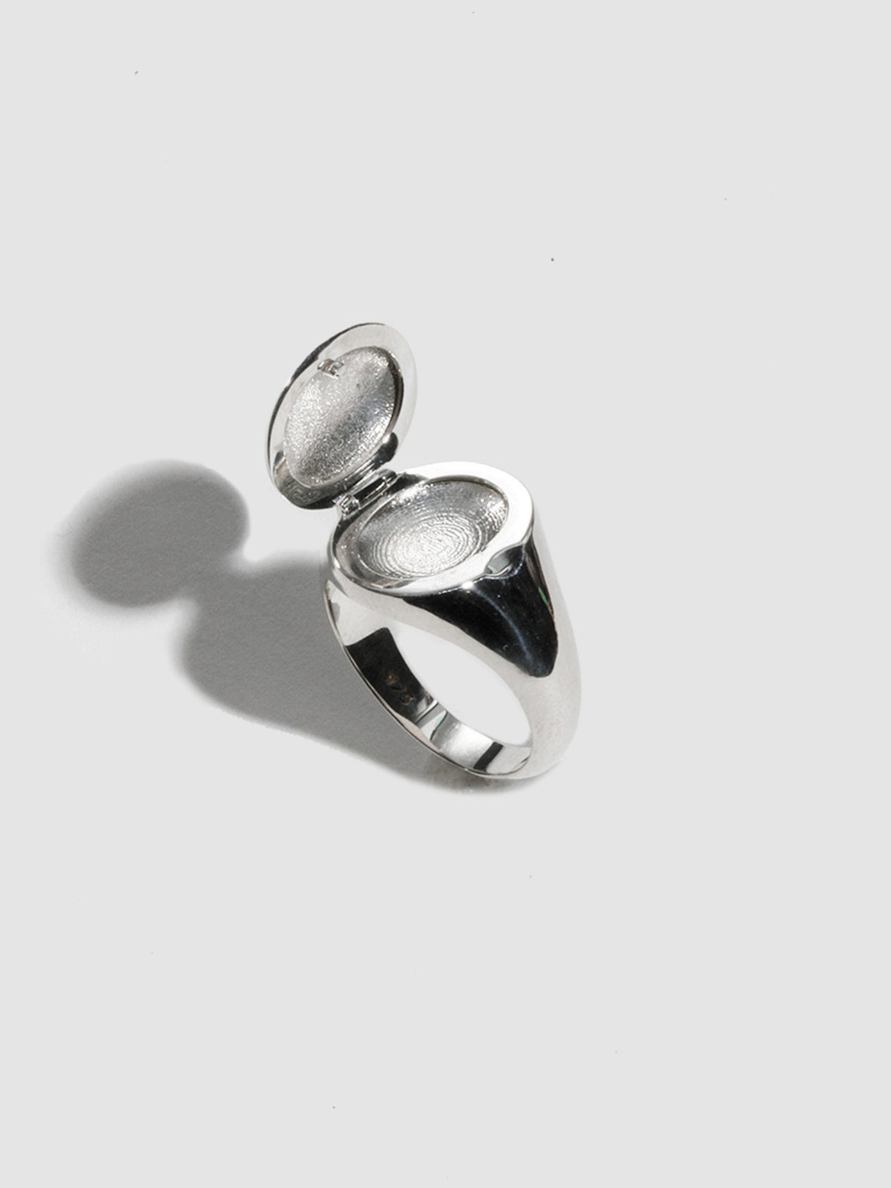 Locket Signet