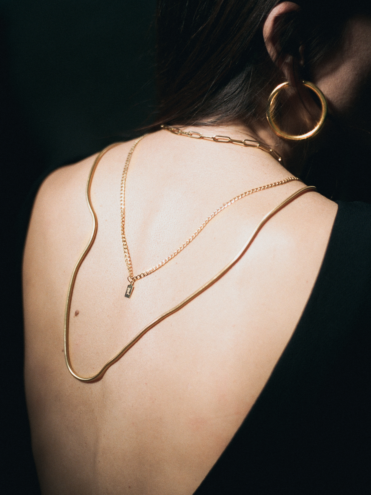 on model product imagery of vermeil large tru hoops